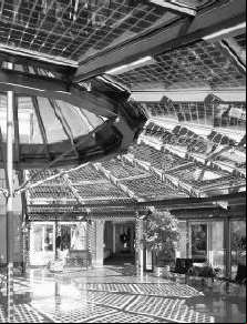 Sistemas de painés fotovoltaicos integrados ao prédio